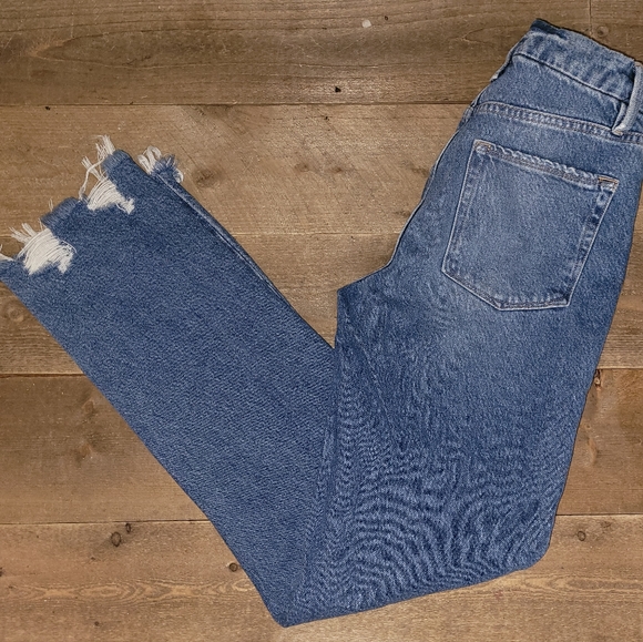 Good American Good Boy Chewed hem Jeans - Picture 4 of 6